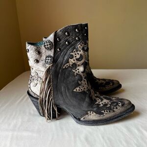 Corral‎ Gray Metallic Overlay Fashion Booties Western Fringe Studded Women's 9.5